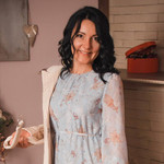 Elena, 47